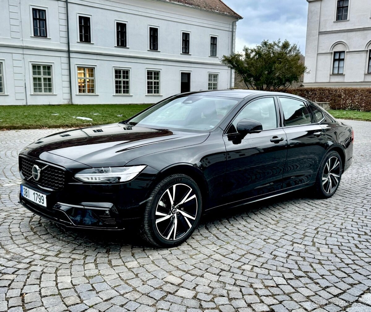 2024 Volvo S90 B5 DARK PLUS benzín 2800km DPH ZÁRUKA