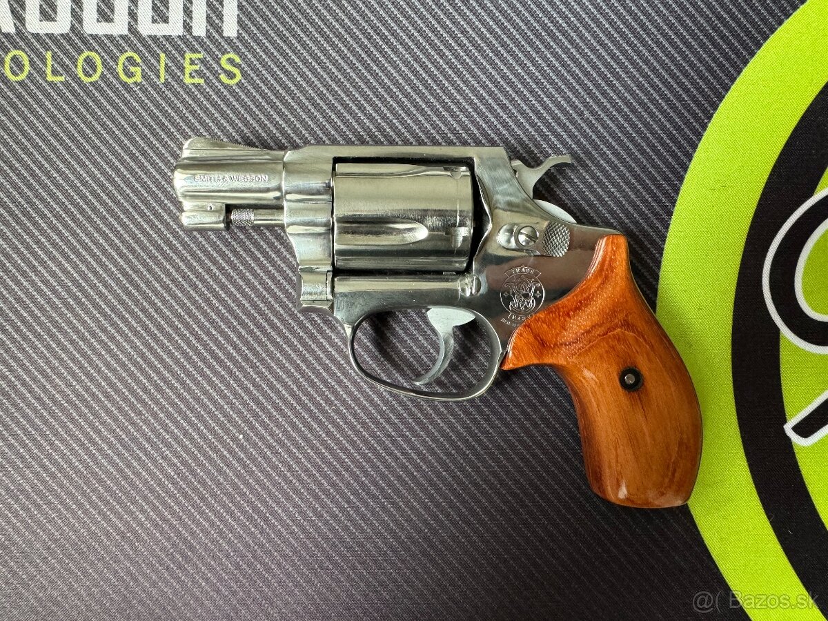 Predám revolver Smith Wesson M60