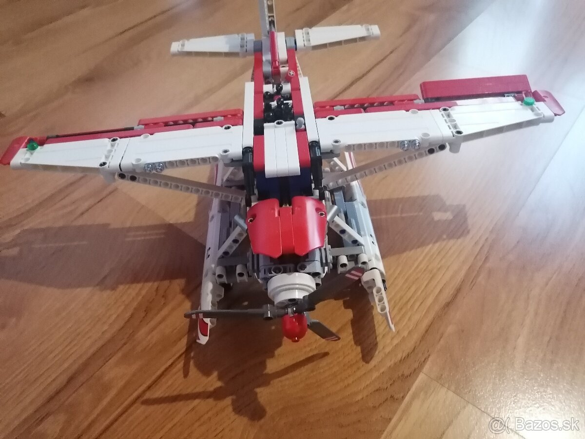 Lego technic lietadlo