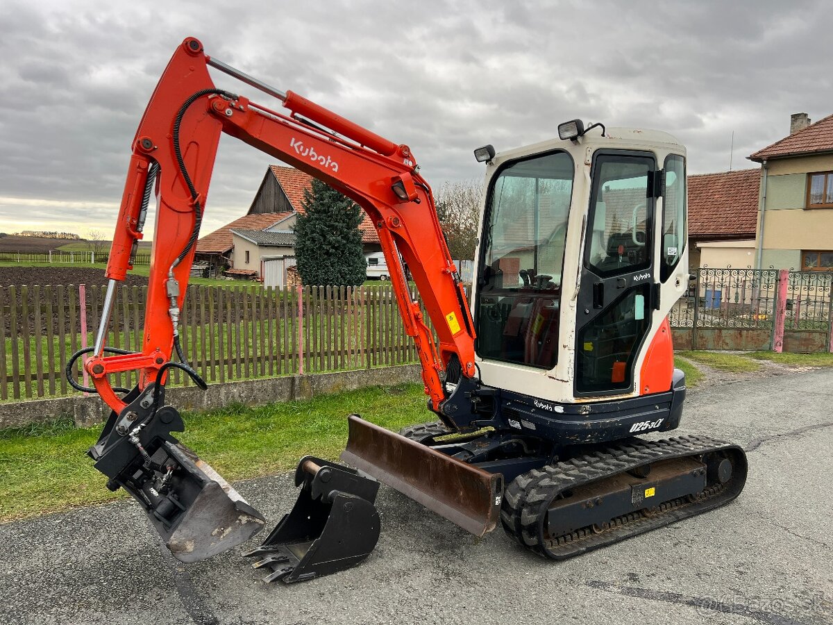 Minibagr Kubota U25-3 pouze 2700mth,hyd.svah, 2,6t