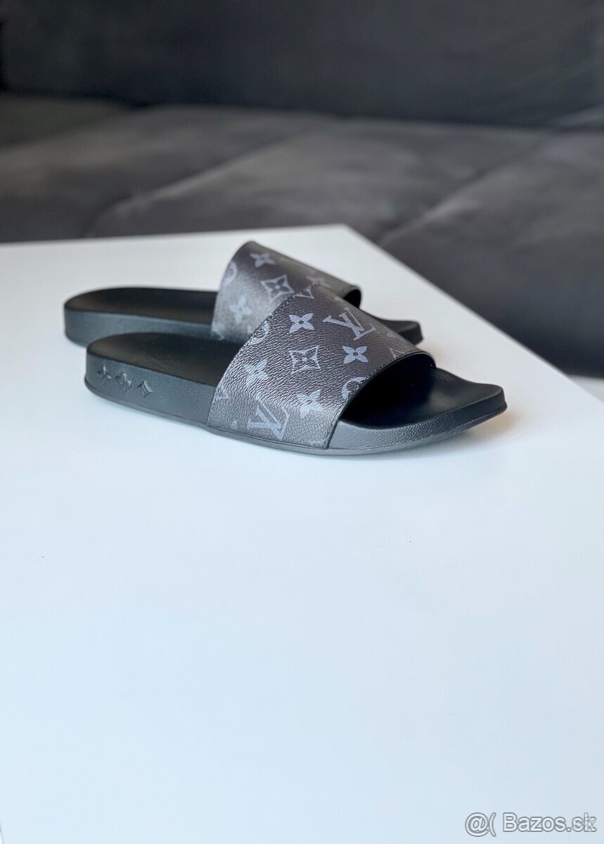 Louis Vuitton pánské pantofle WATERFRONT MULE velikost 9