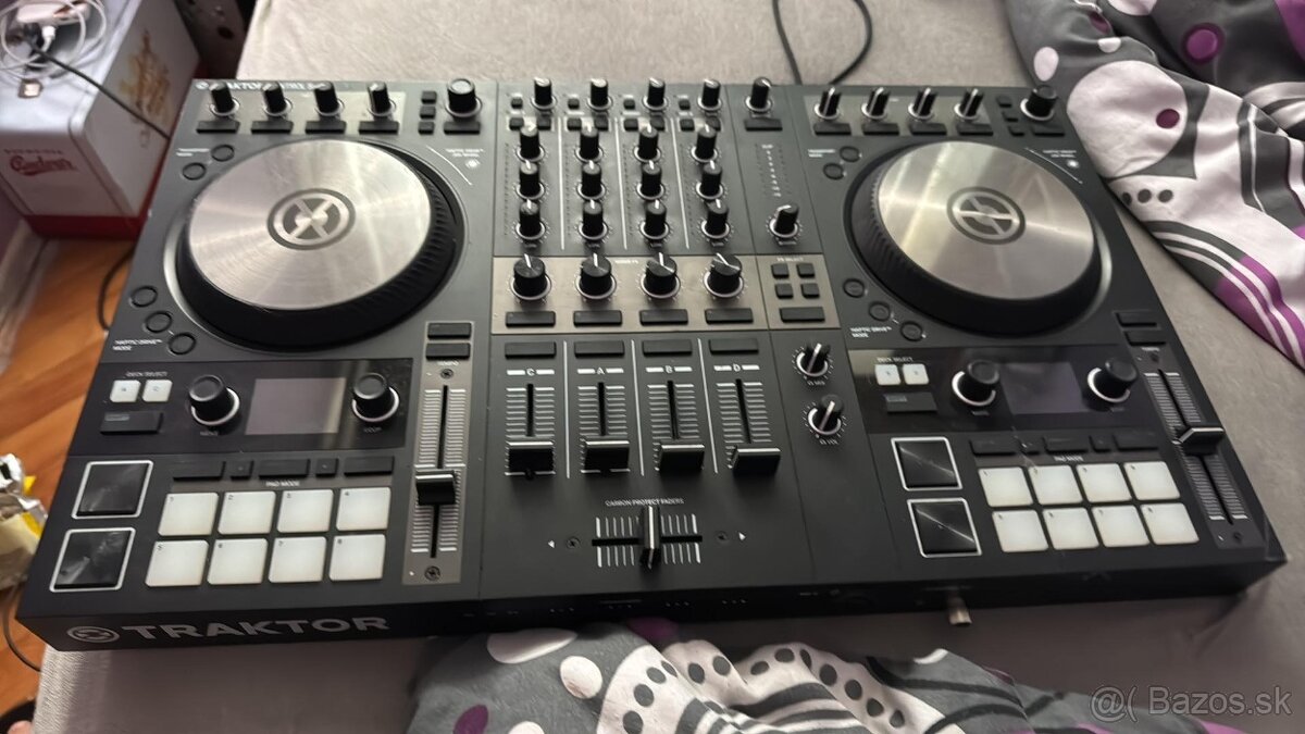 Traktor S4 MK3