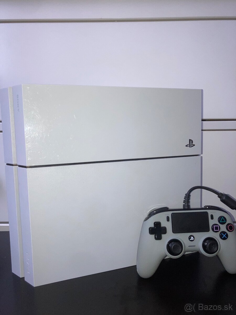 Predám PS4 500GB + Mafia Trilogy (bez krabice)