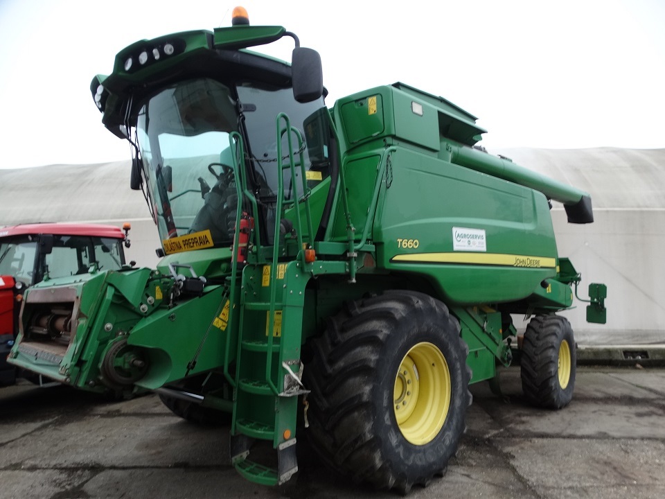 John Deere T 660