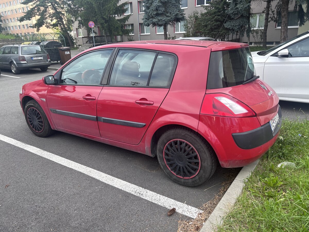 Renault Megane 2 1.4i - NOVÉ STK