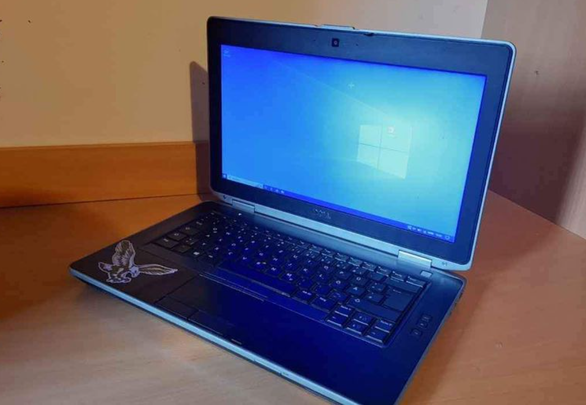 Eladó egy Dell laptop megkimélt állapodban