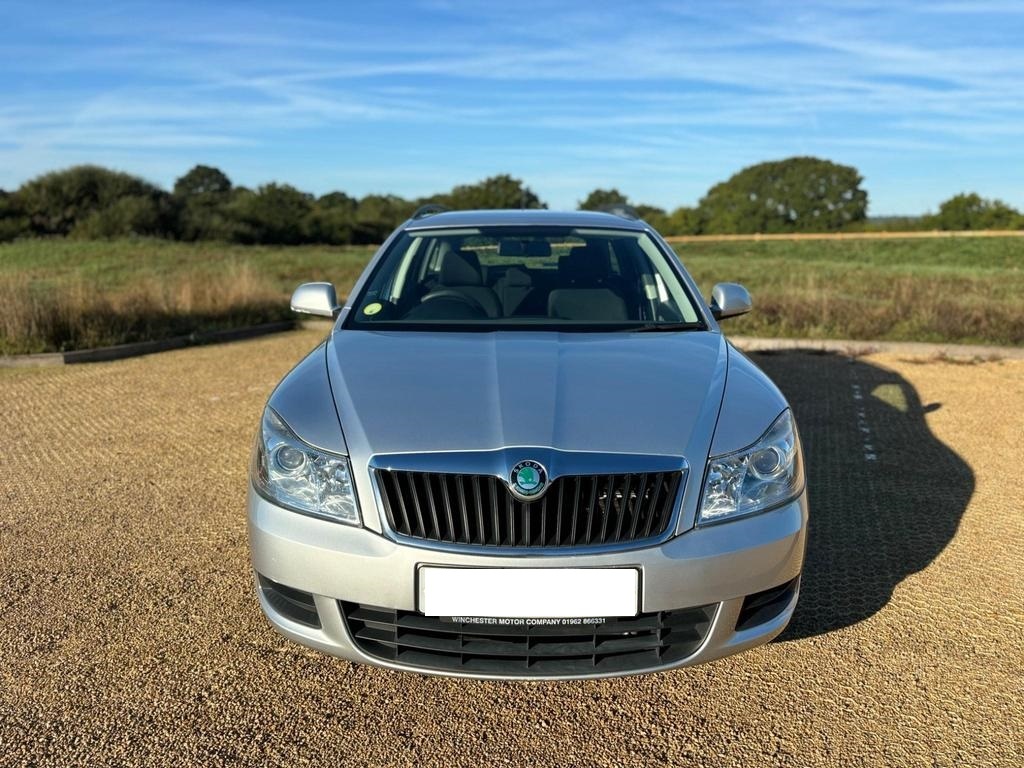 predam na škoda octavia 2 facelift 2011 , strieborna farba