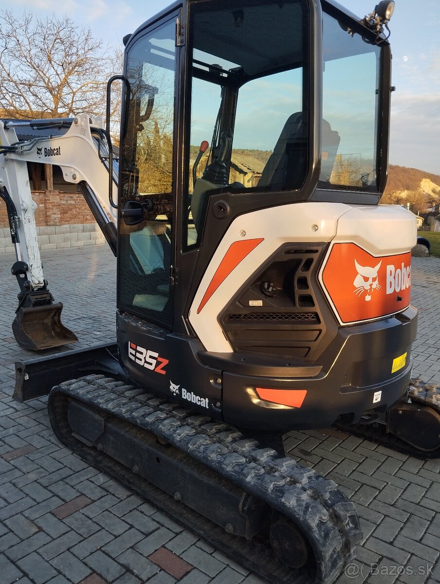 bobcat E35