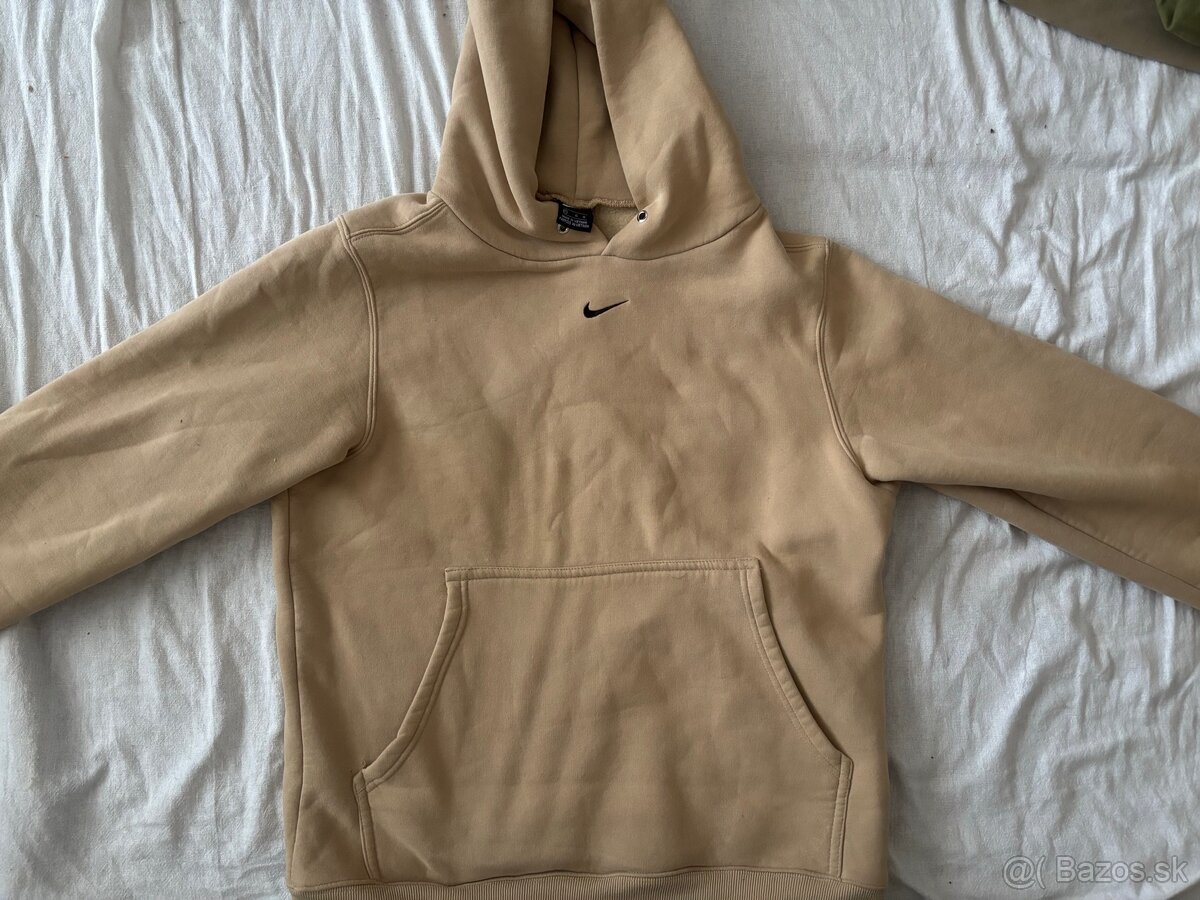 Vintage Nike Hoodie Black Travis