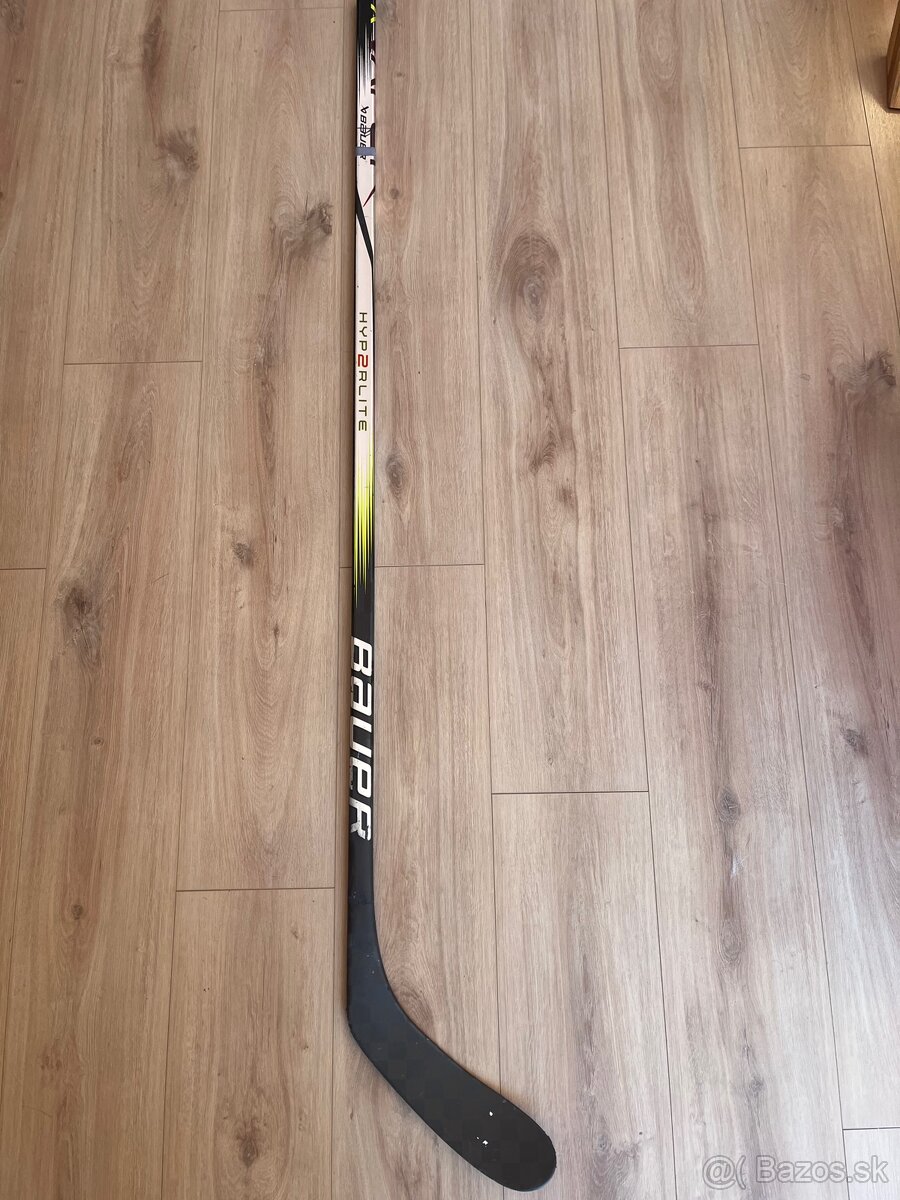 Hokejka Bauer hyperlite P28 Flex65