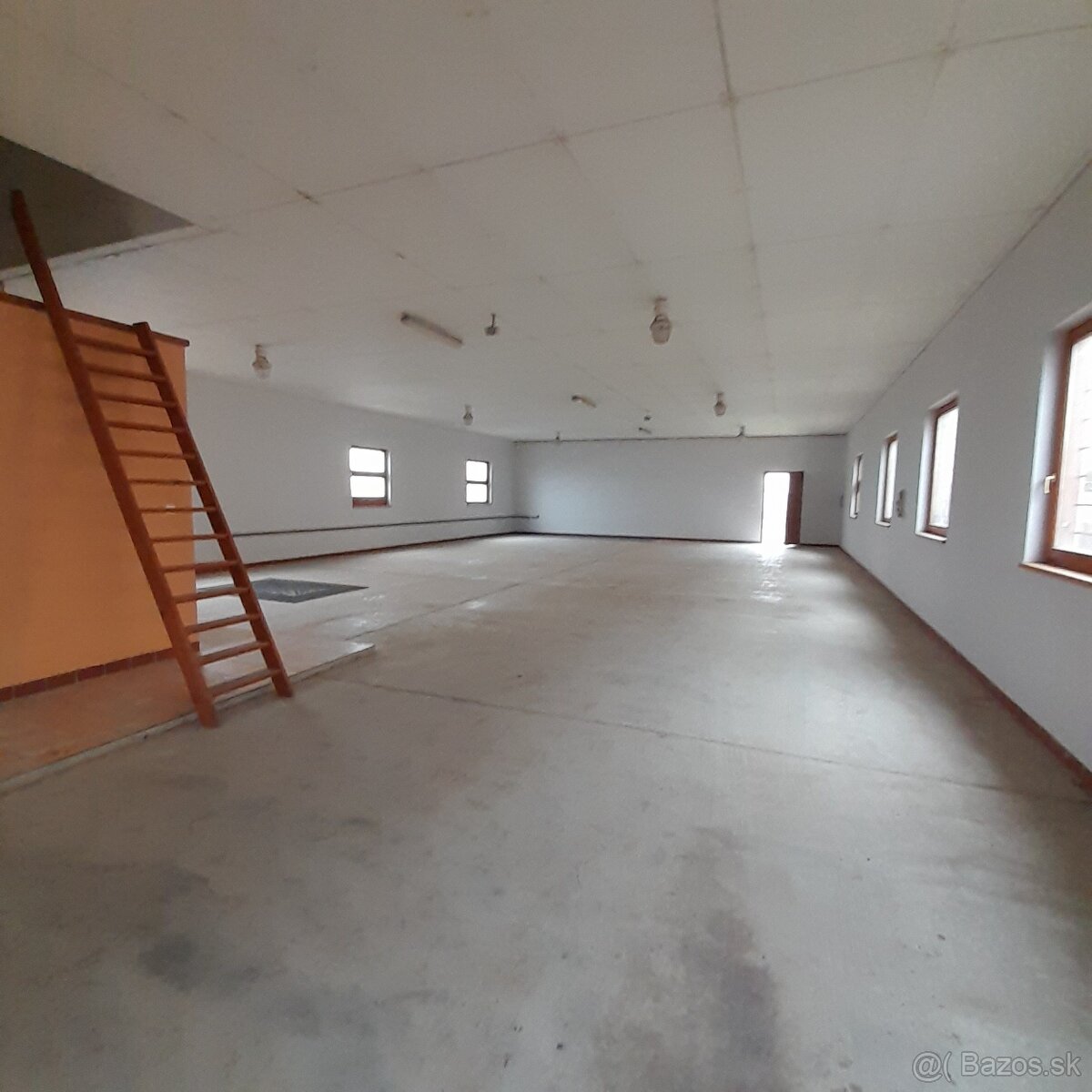 Predaj murovaný sklad 390m2 v Šamoríne