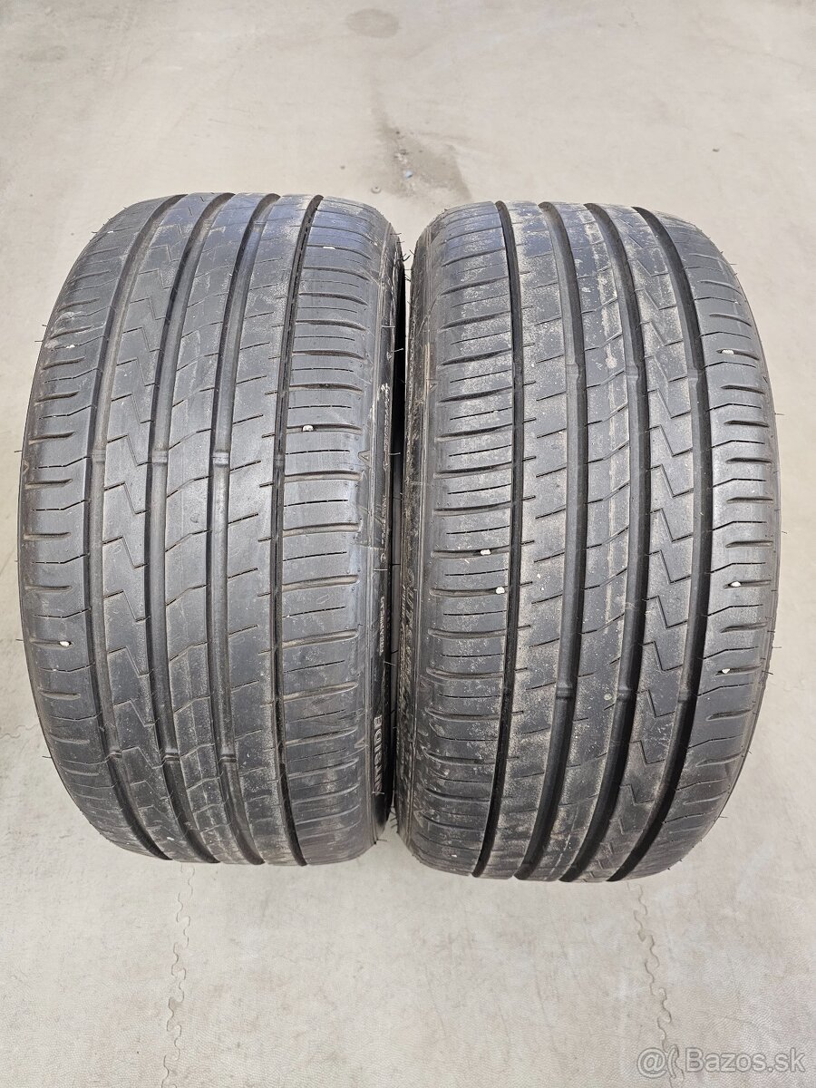 215/40R17