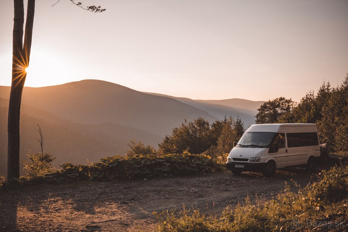 Obytná dodávka Ford Transit 2001