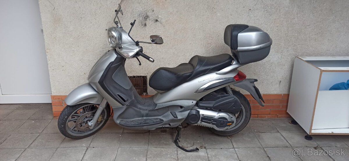 PIAGGIO BEVERLY 500, M34, naj. 26900 km, nová bat.+olej