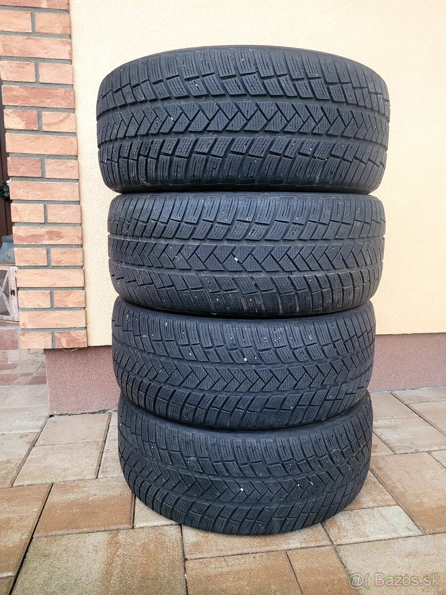 225/50r17 Vredestein