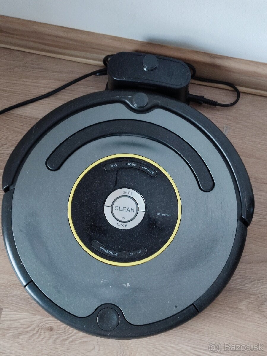 Robotický vysávač iRobot Roomba 651