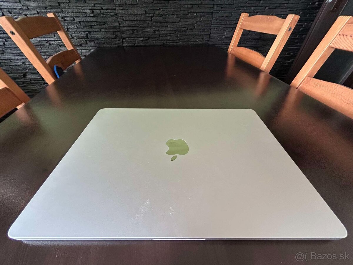 Macbook Air M3 15/24GB/1TB