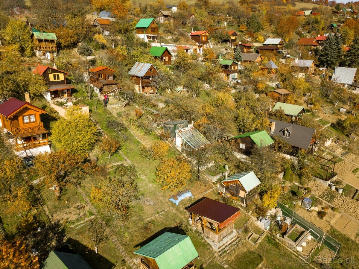 ZÁHRADNÁ CHATKA SO SLNEČNÝM POZEMKOM 637M2, Dolný Kubín