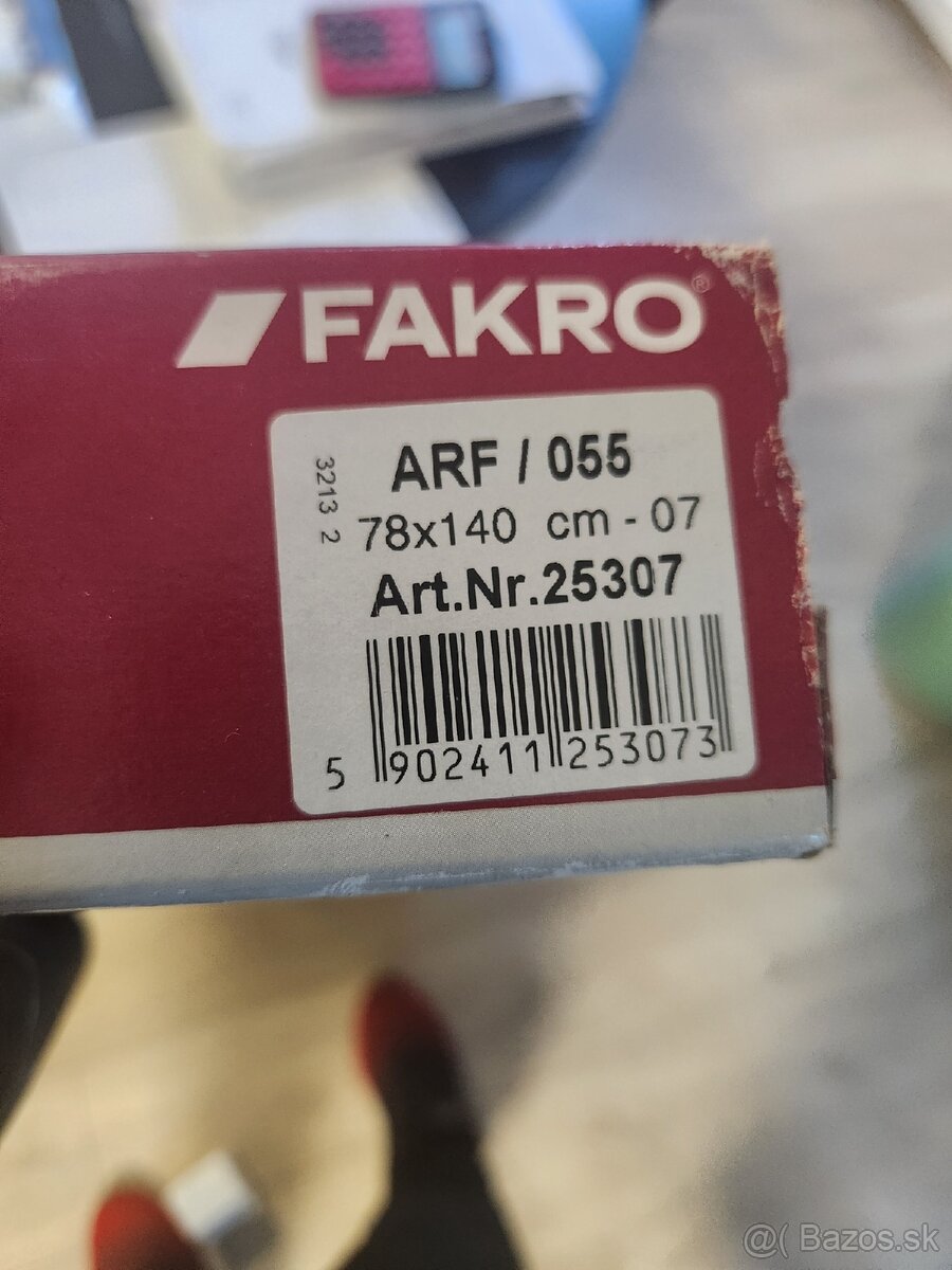 roleta celotieniaca ARF FAKRO  78x118 + montaž