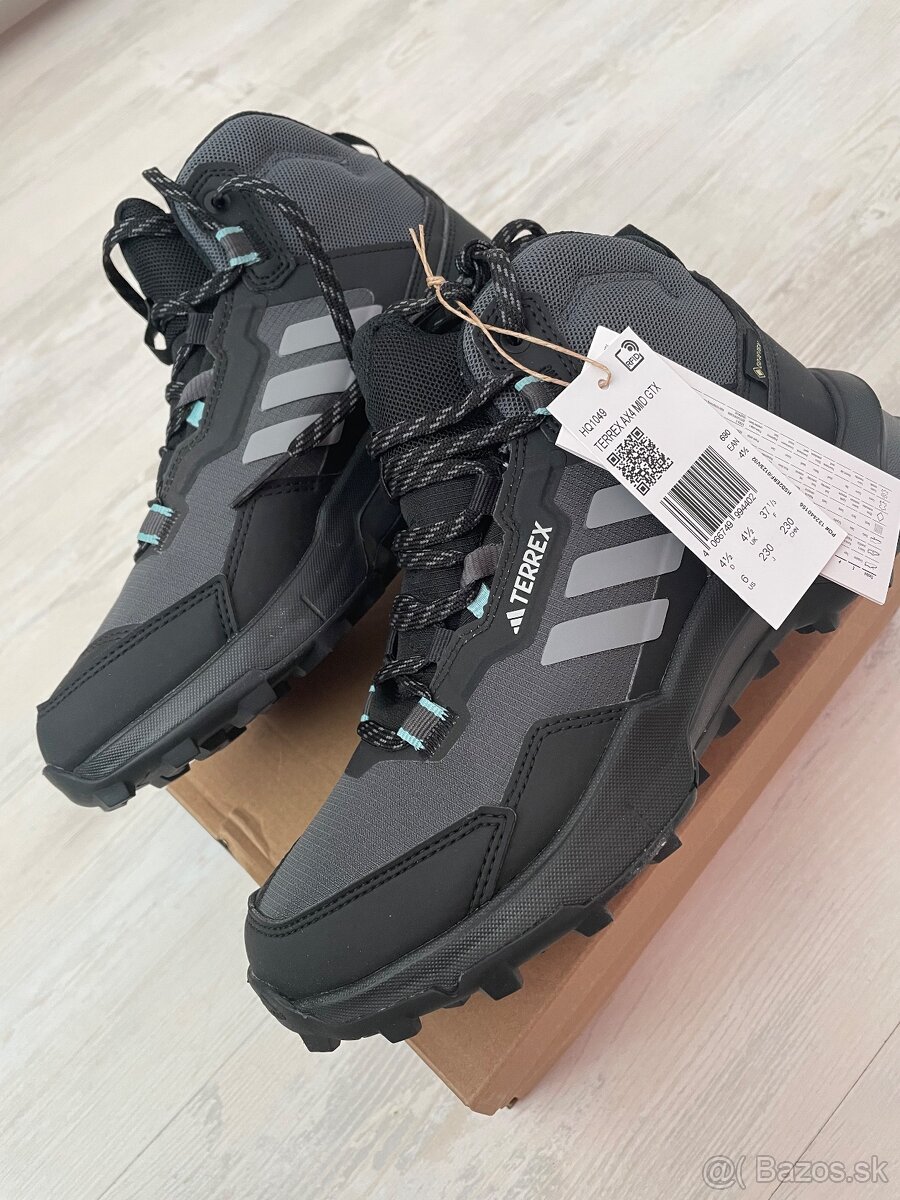 Adidas Terrex - NOVE