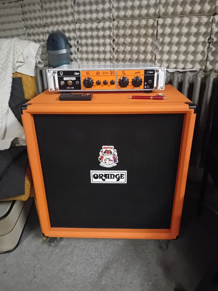 Basový aparát Orange OB1 500 a reprobox Orange OBC410