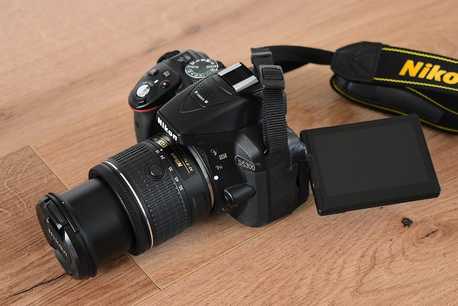 Nikon D5300 wifi - VR objektiv 18 - 55 AF-P - 7tisic snimkov