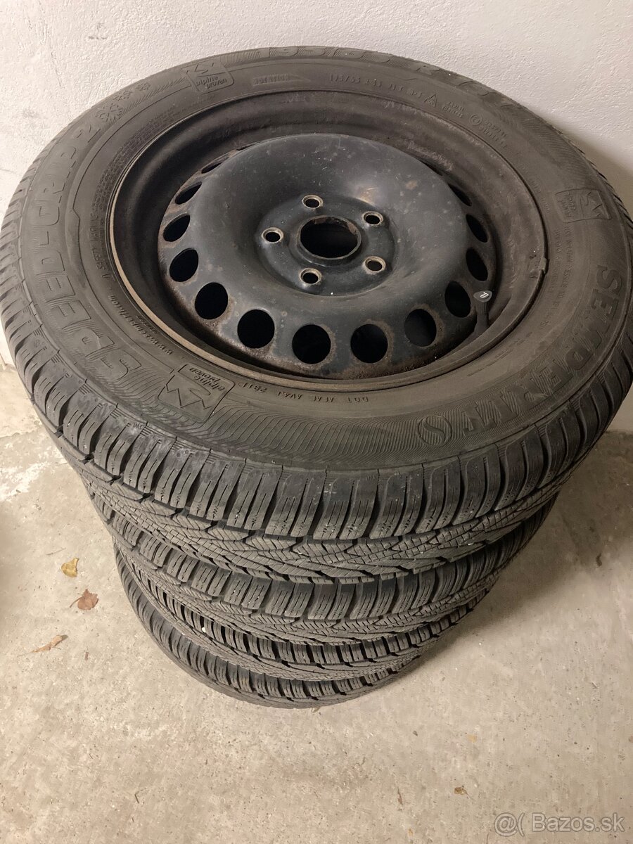 Pneumatiky zimné 195/65 r15 + plechové disky