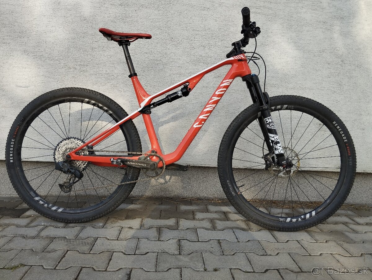 Bicykel Canyon LUX CF SL 7.0 carbon AXS