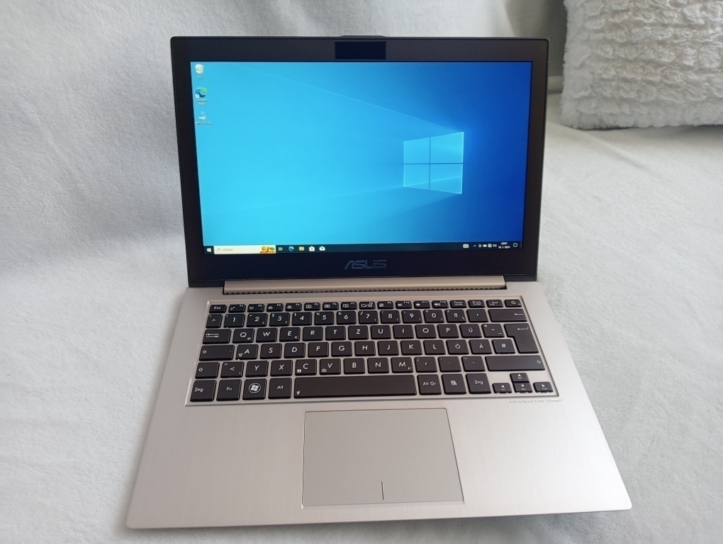 rozpredám notebook Asus zenbook UX31A