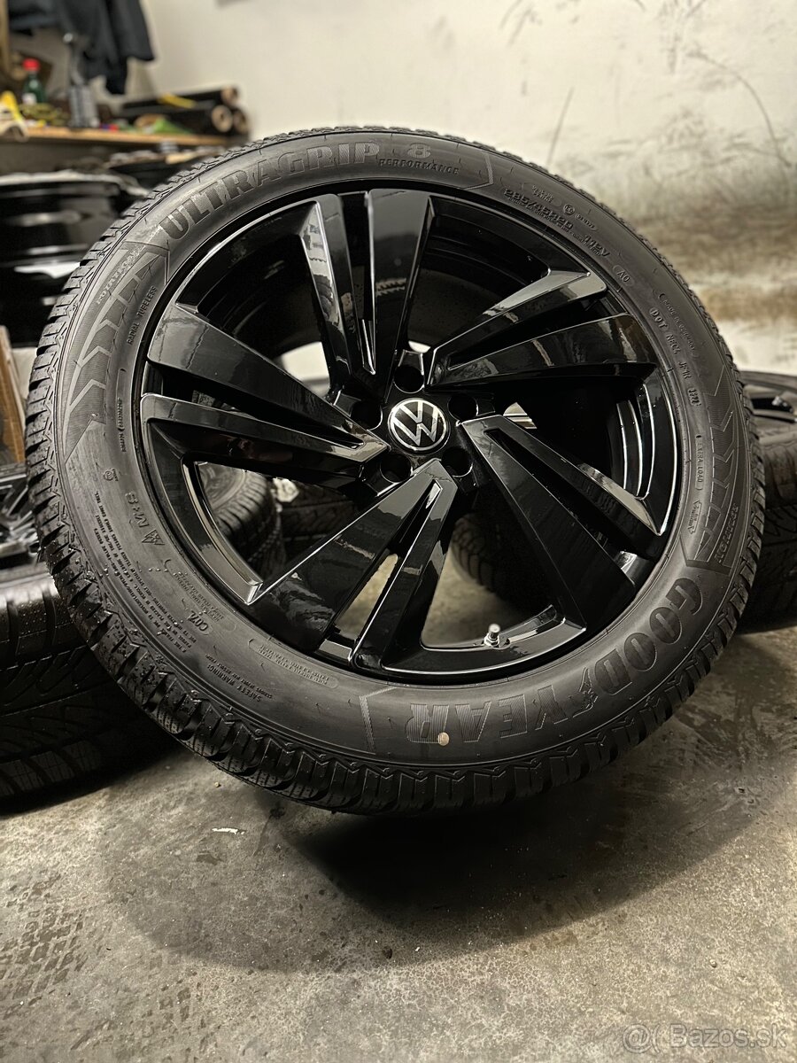 Nepoužitá zimná sada VW Touareg III. R line 5x112 R20 Nevada