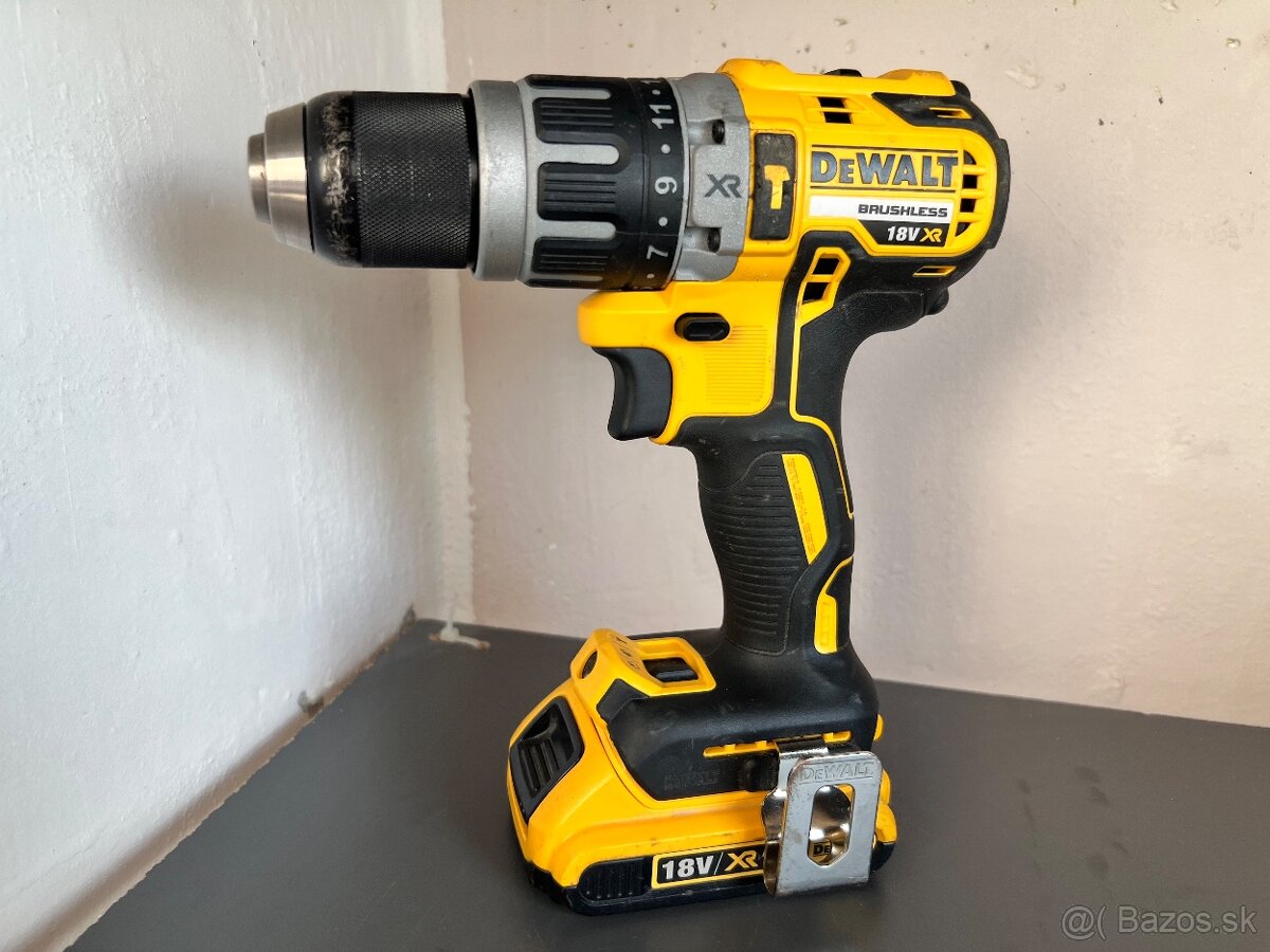 DeWALT DCD796 Akumulátorová bezuhlíková príklepová vŕtačka