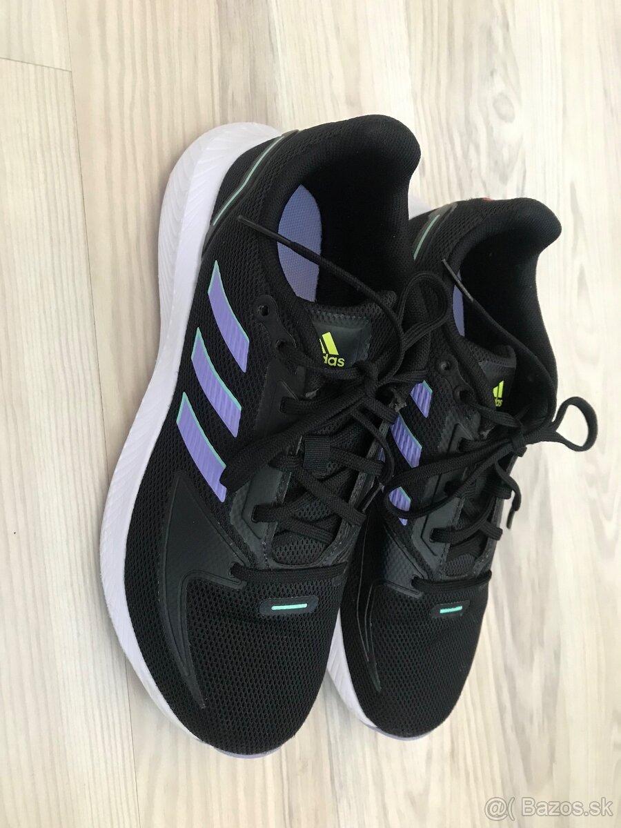 Tenisky Adidas v. 38