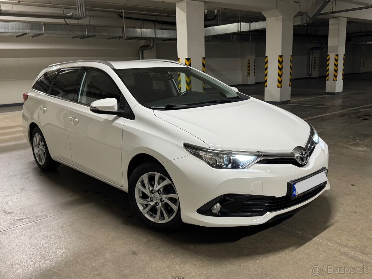 Toyota Auris combi 1.6 97kW, 2018, SK auto