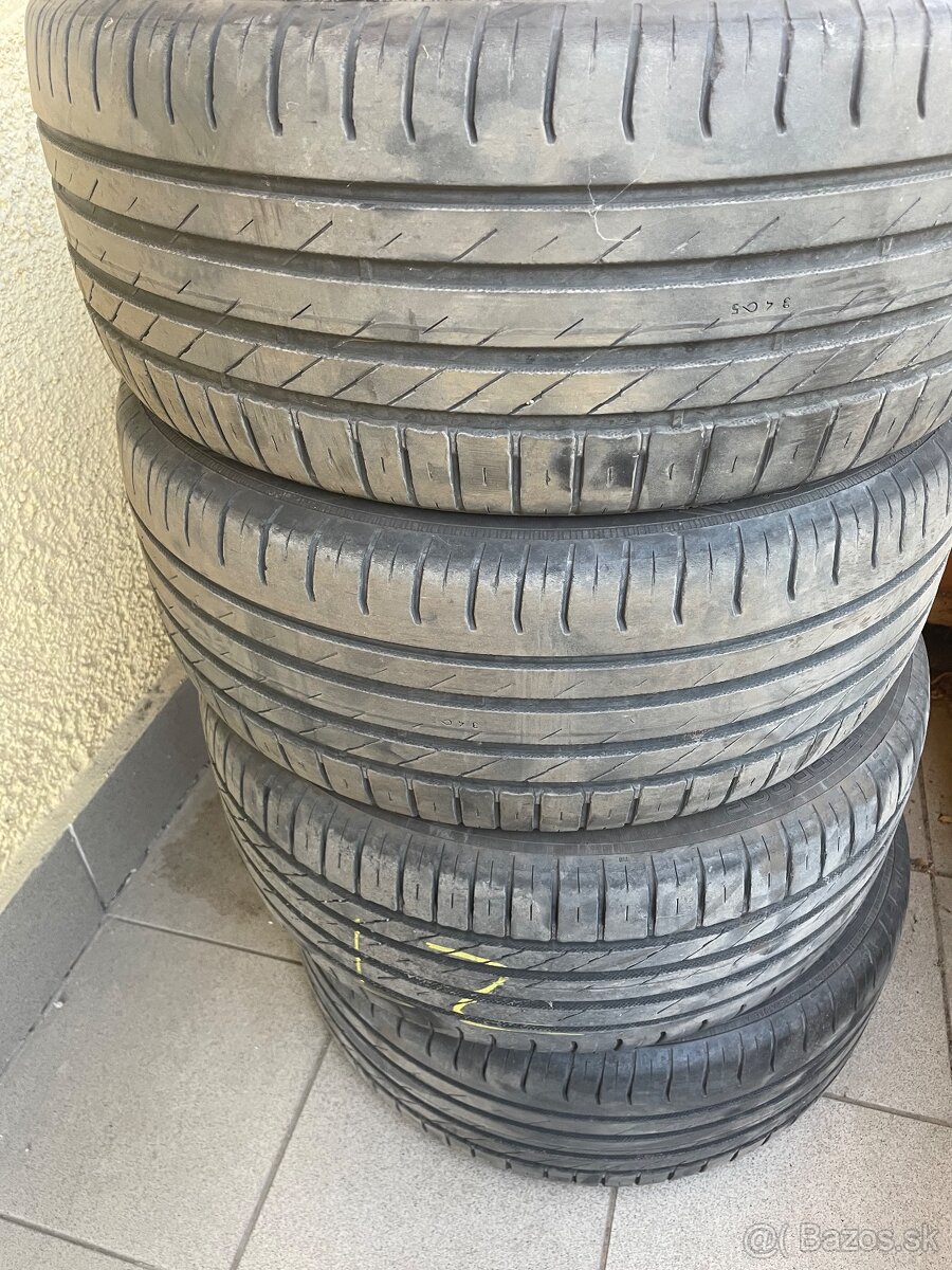 Nokian wetproof 225/45 R17 - lezne pneu