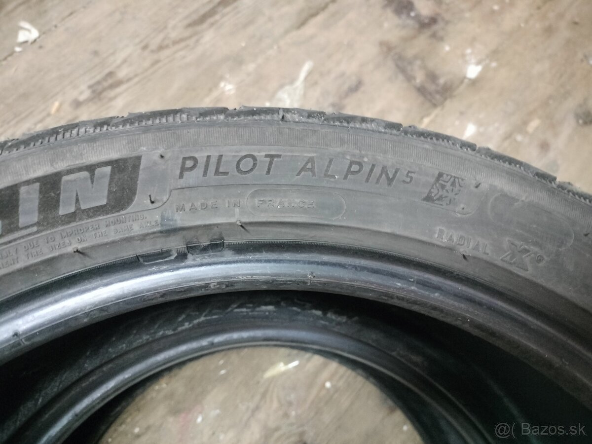 Zimné pneu 235/45/19 Michelin