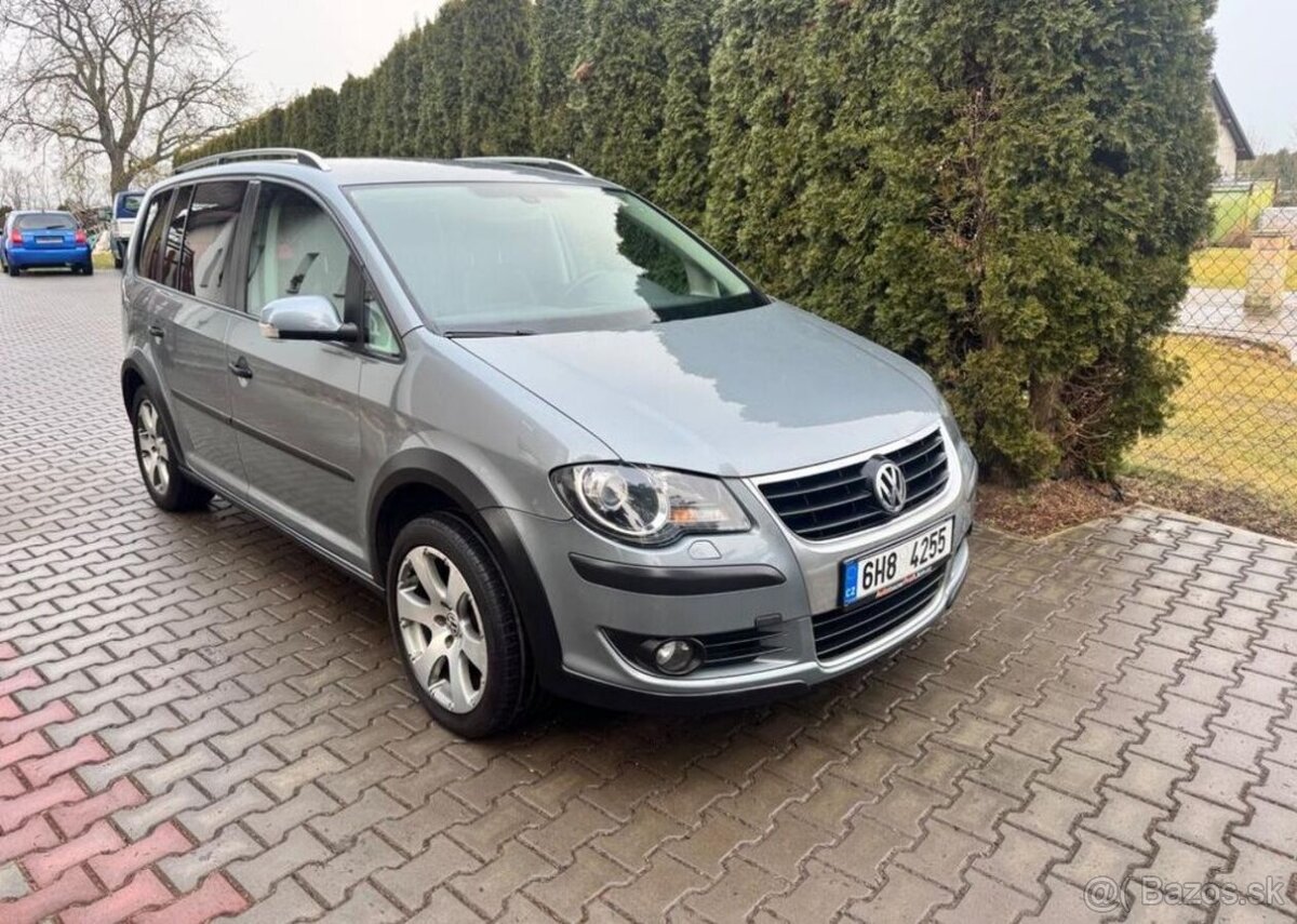 Volkswagen Touran 1,9 TDi Cross , 7 míst, Tažné nafta