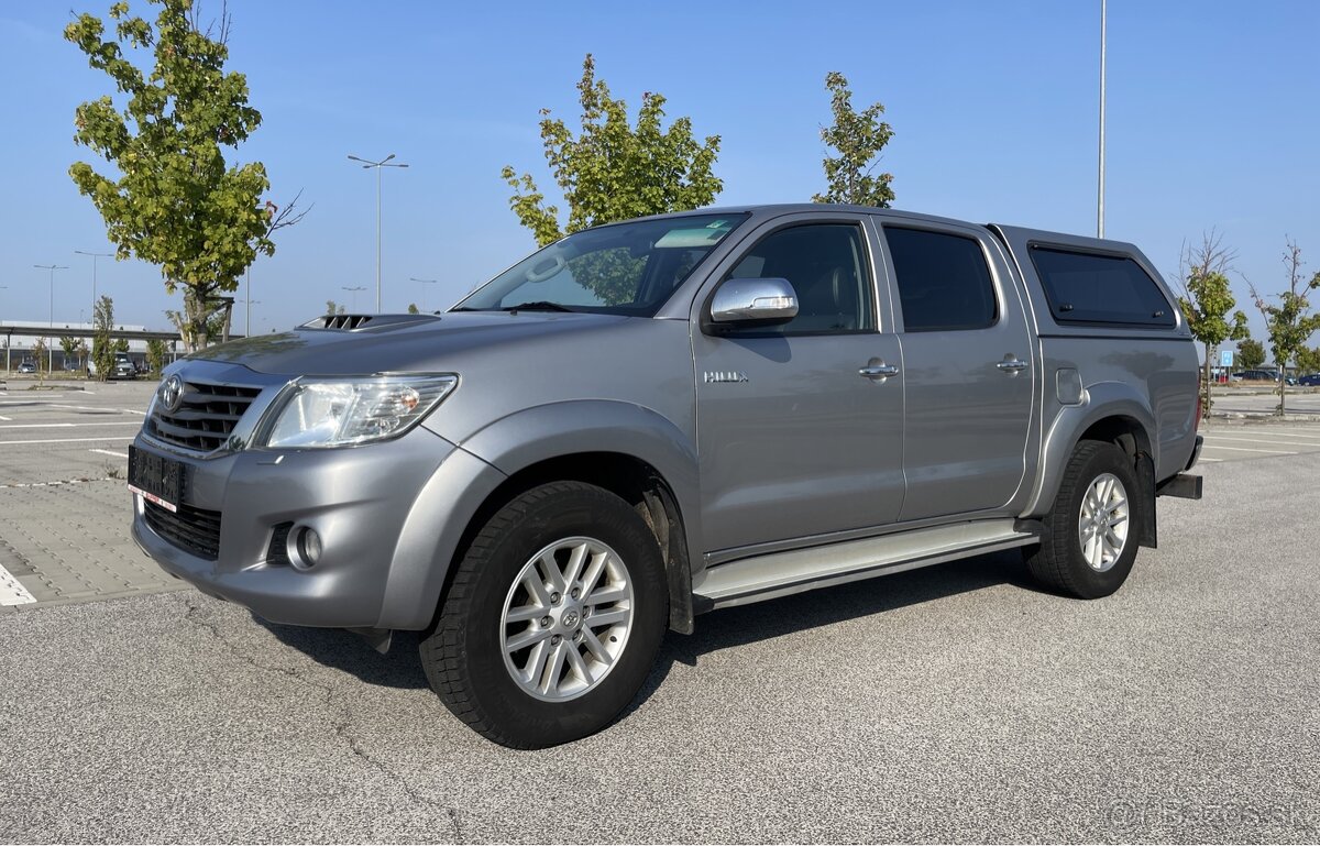 TOYOTA HILUX automat - na predaj / na splatky