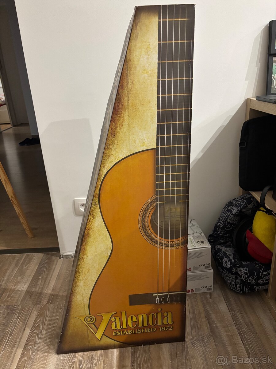 Gitara Valencia