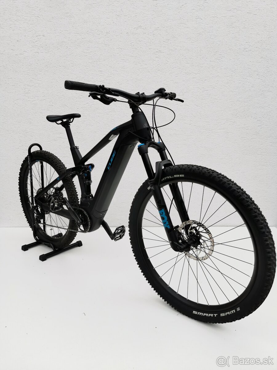 Zánovný elektrobicykel Cube Stereo Race HPA Black