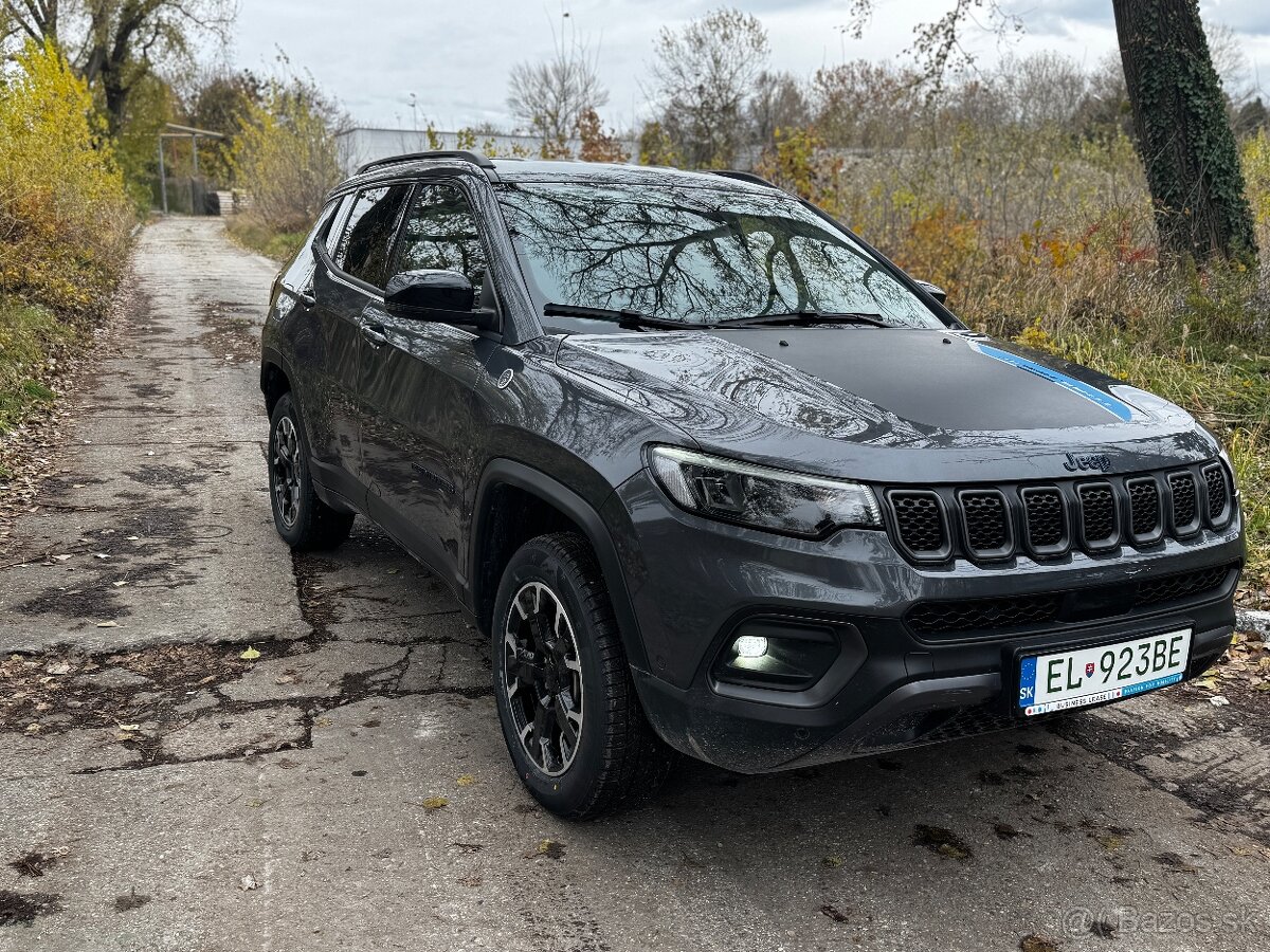 Jeep Compass 4xe PHEV Trailhawk