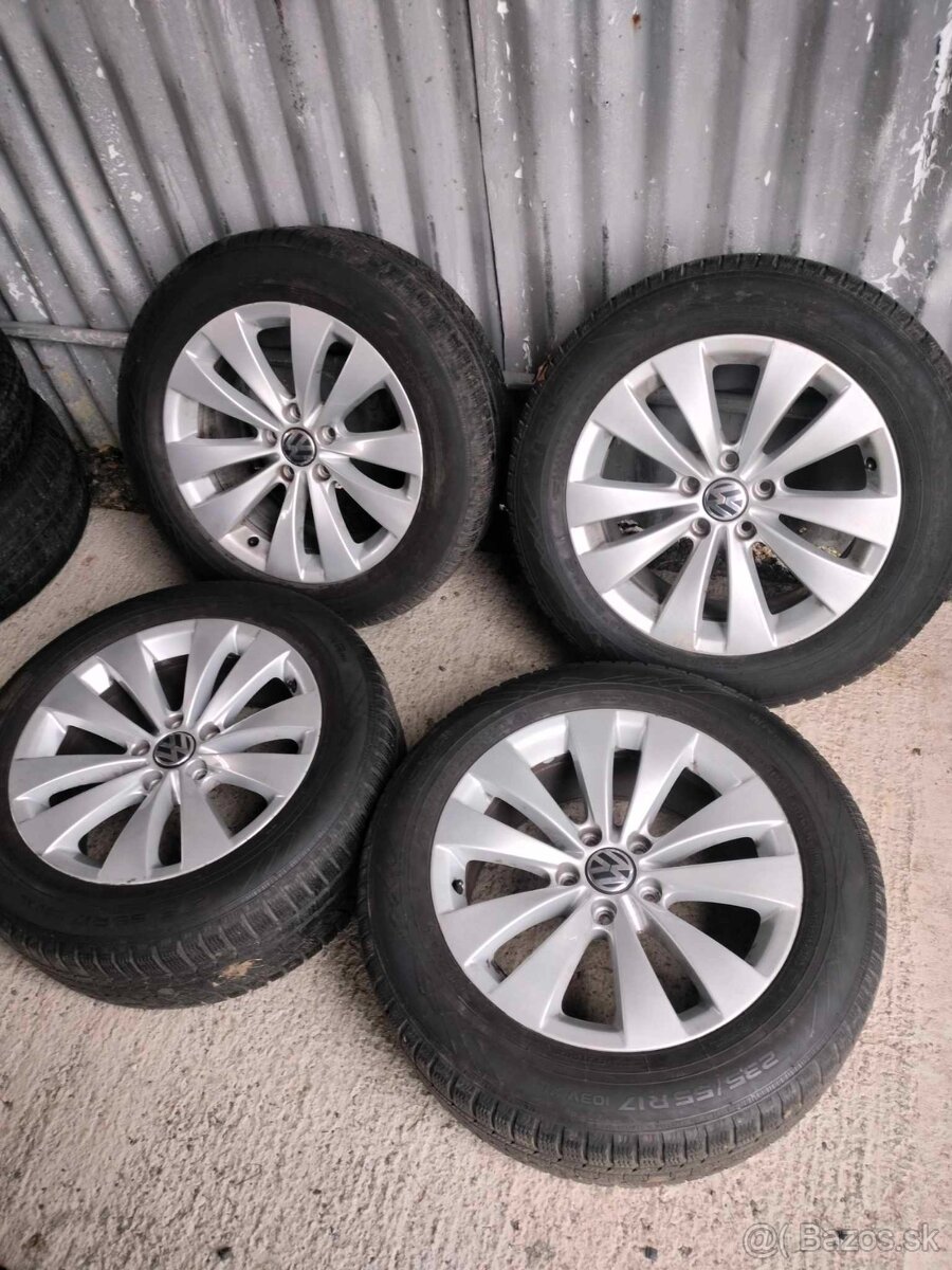 Zimná 4ks alu disky orig. VW 5x112 R17 pneu 235/55 R17 5mm