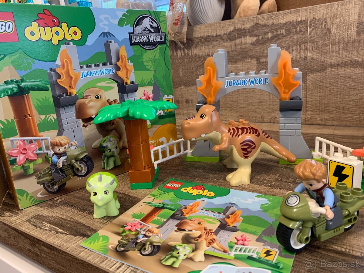 Predám Lego DUPLO 10939 Jurassic World - T-rex a Triceratops