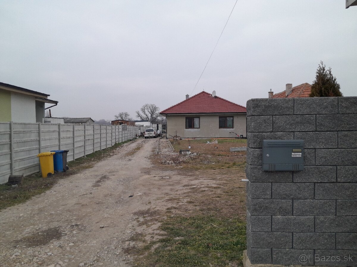 Predaj novostavba 4 izbový RD, pozemok 1100 m2 Zbehy Nitra