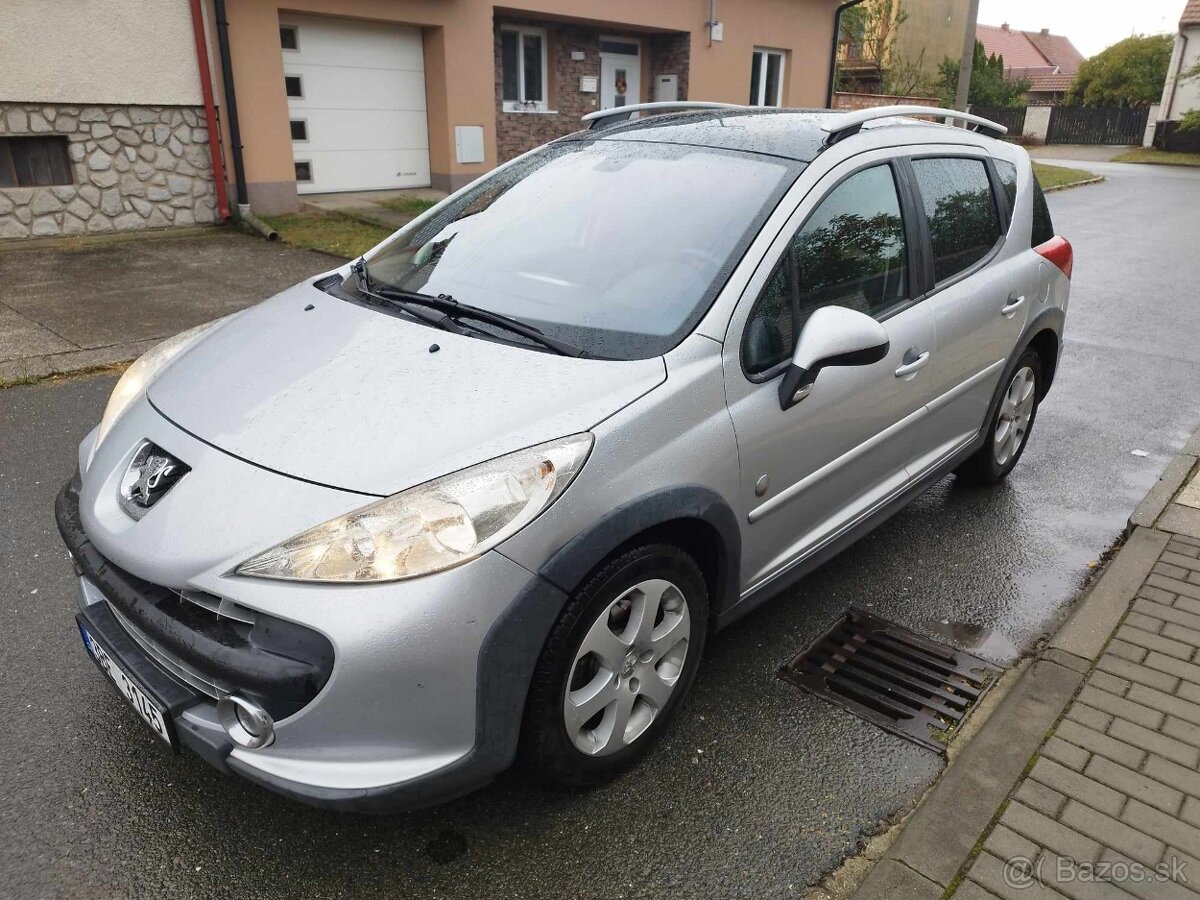 Peugeot 207 SW OUTDOOR 1.6 HDI PANORAMA