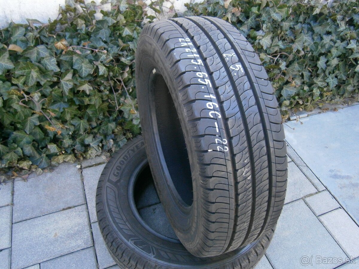 Predám 2x letné temer nové pneu GOODYEAR 215/65 R16C 106/104