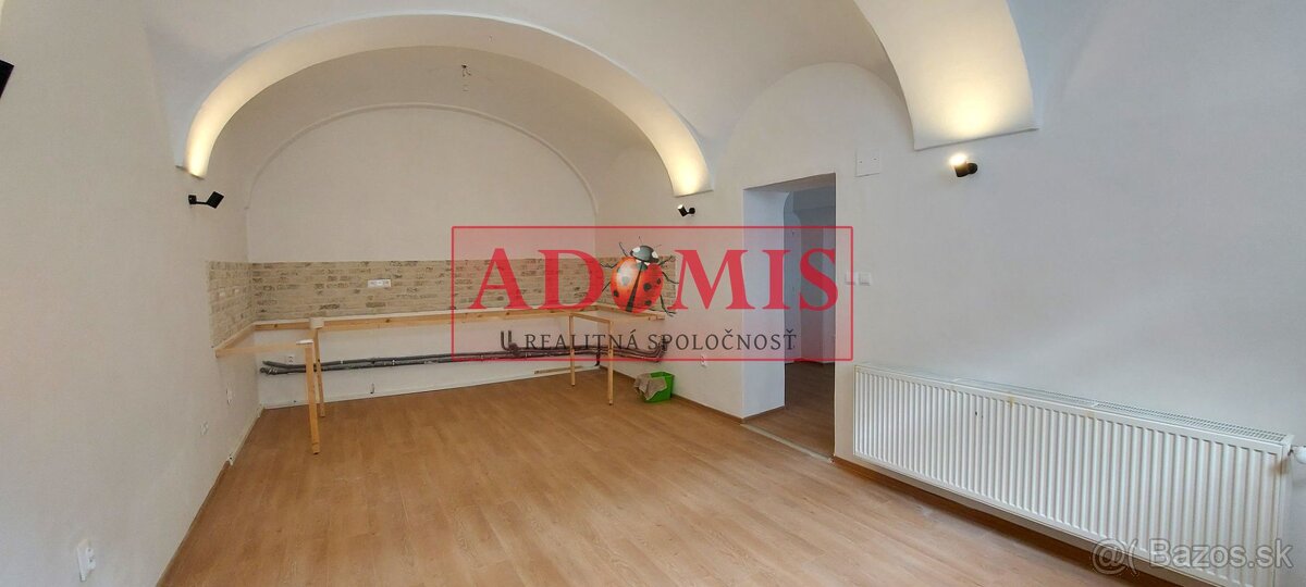 ADOMIS - Priestory na prízemí, 81m2, Hlavná ulica, VITÉZOV D