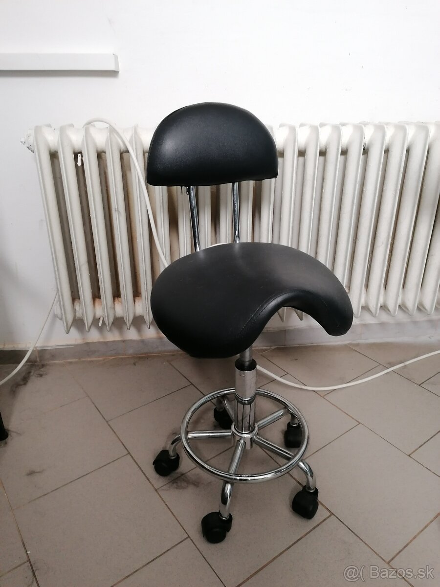 Ergonomická kozmetický stolička s operadlom