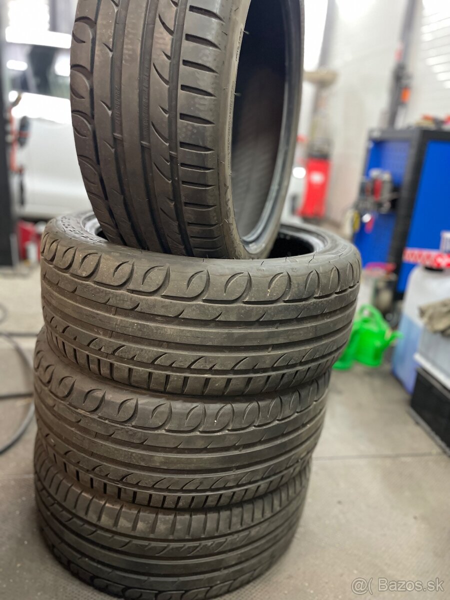 225/45r17 Kormoran Uhp