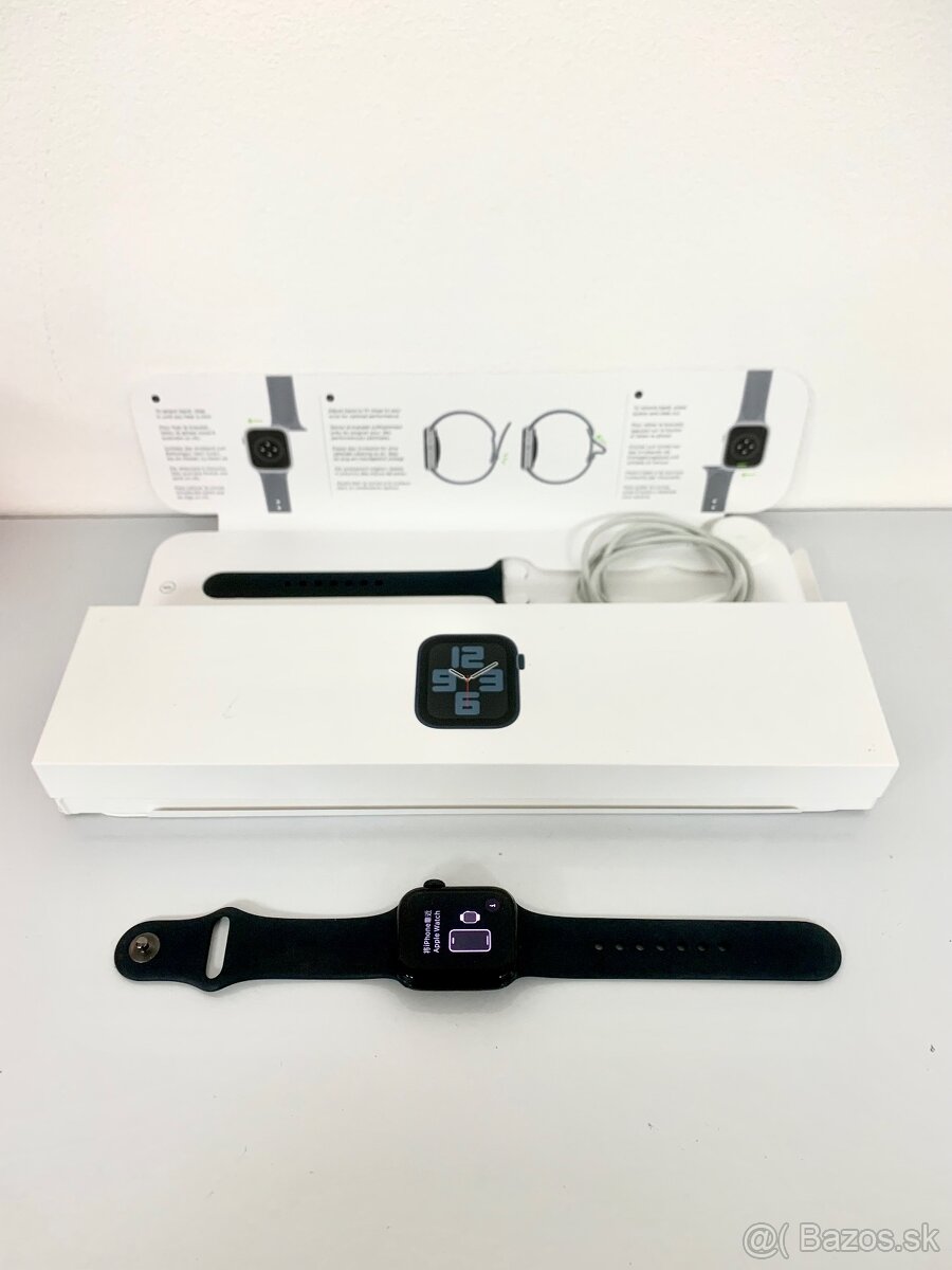 Hodinky Apple Watch SE 2022