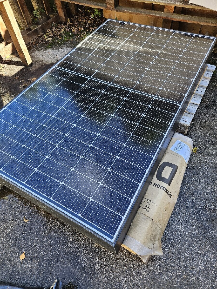 Fotovoltaicke panely e.classic M HC 385